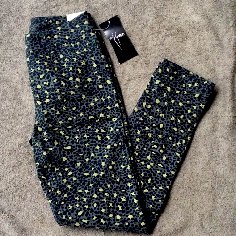 Multiples Slim-sation Pants Size 8 NWT